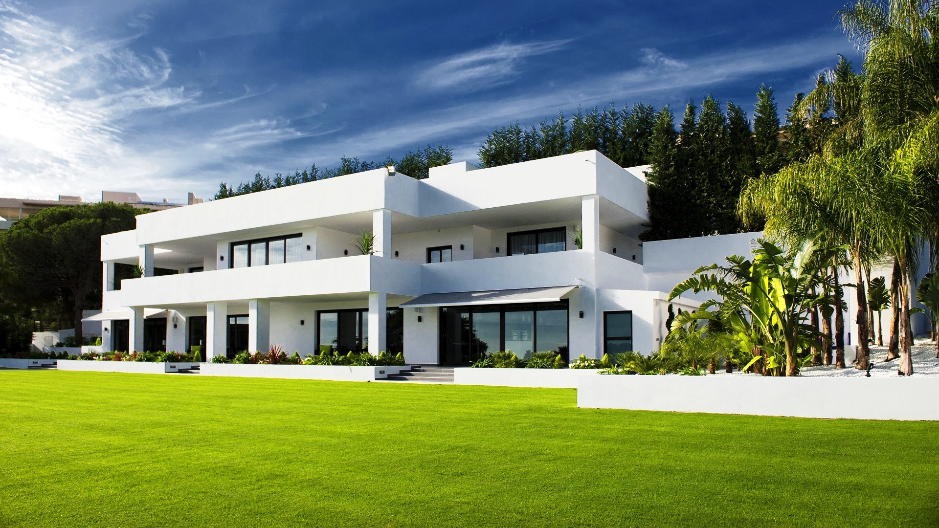 Nueva Andalucia and the golf valley - Marbella Unique Properties