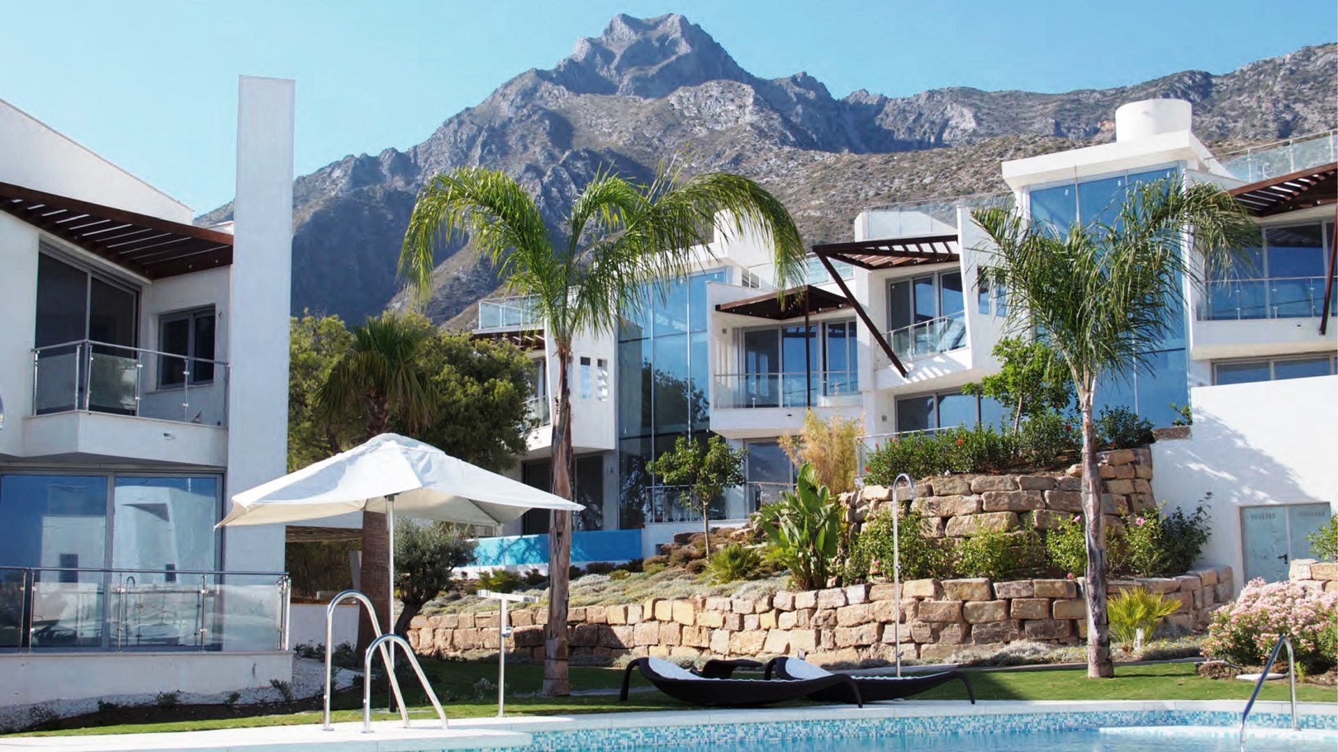 Sierra Blanca, the most luxurious area in Marbella - Marbella Unique Properties real estate in Puerto Banus