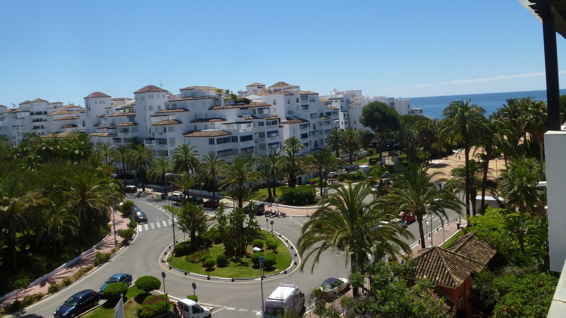 Apartment in Puerto Banus - Marbella Unique Properties 239-00094P