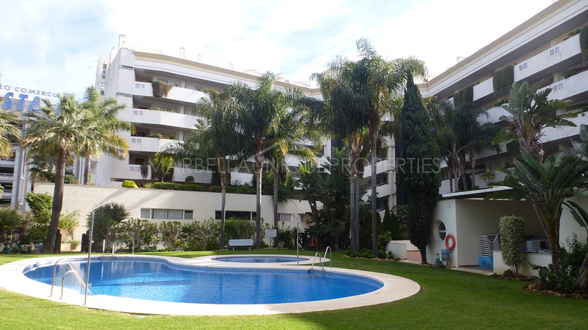 Fantastic 3 bedroom apartment for sale in Tembo Banus, Puerto Banus, Marbella 775.000€