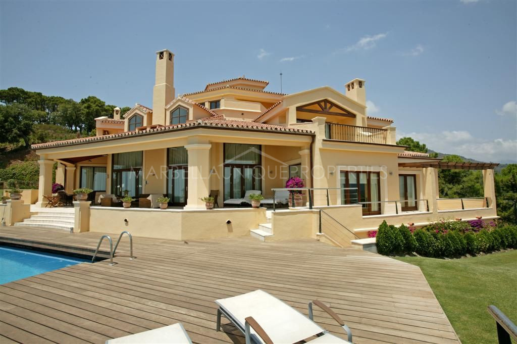 The Best Properties in La Zagaleta - Marbella Unique Properties - Stunning Spanish style 5 bedroom villa in the prestigious La Zagaleta, 6.200.000€