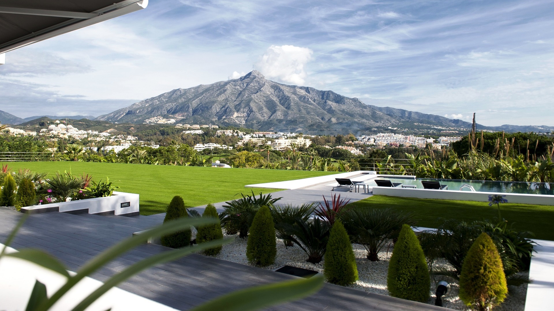 Spring is here, renew your home - Marbella Unique Properties in Puerto Banus