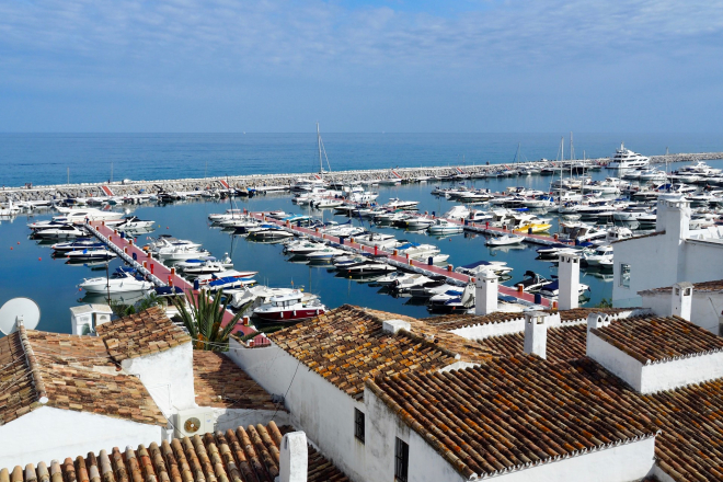 A marvellous refurbished apartment in Puerto Banus Marina