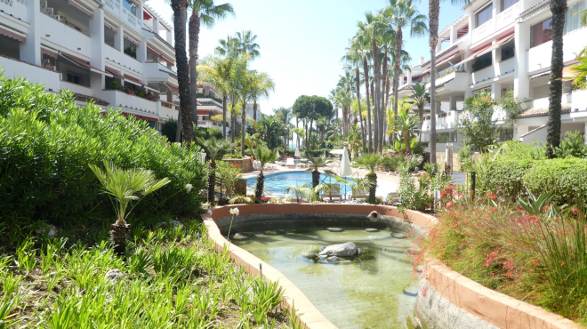 A lovely 3 bedroom apartment in Las Cañas beach, The Golden Mile