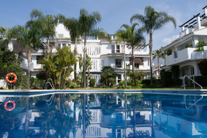 A 3 bedroom ground floor apartment in Los Naranjos de Marbella