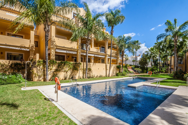  Spacious 3-bedroom ground floor apartment in Nagüeles, Marbella