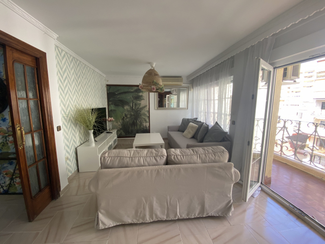 Apartamento reformado de 2 dormitorios junto a la playa en el centro de Marbella