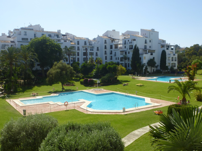 Apartamento de 2 dormitorios en Puerto Banús con preciosas vistas a la Plaza Antonio Banderas