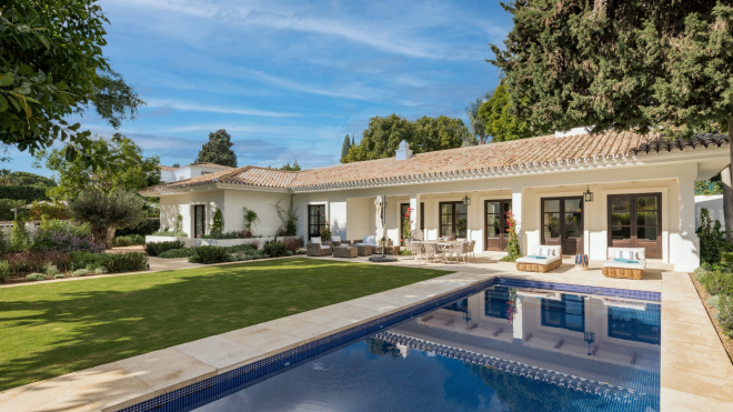 4 bedroom beachside luxury family villa in the Marbella Club, Marbellas Golden Mile