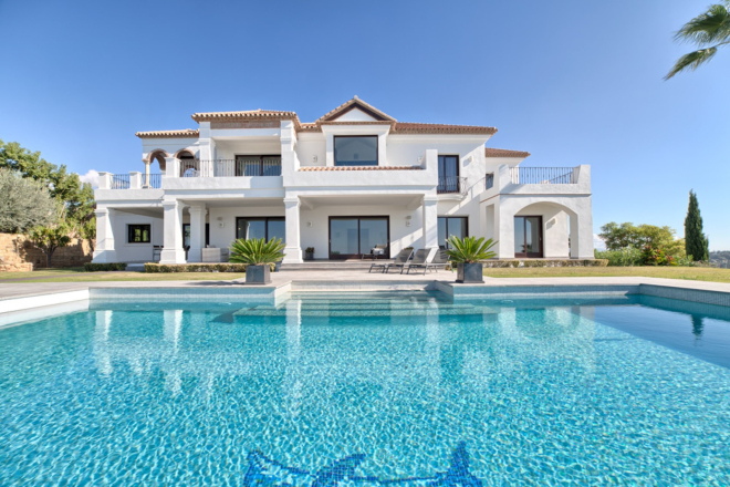 Luxury 6 bedroom villa in Los Flamingos Golf, Benahavis