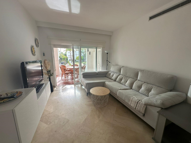 Apartamento de 2 dormitorios junto a la playa en Costalita, Estepona