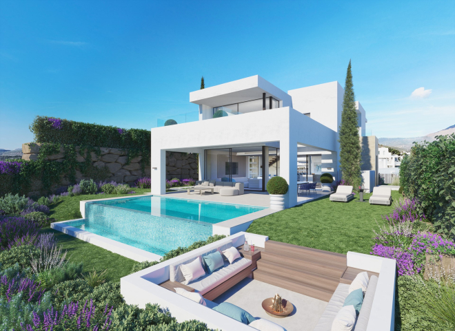 Villa de 3 dormitorios de nueva construcción en primera linea de Estepona Golf