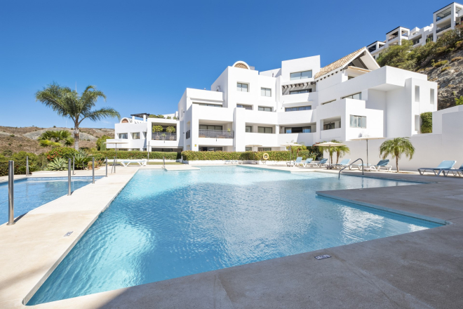 Luxurious 3 bedroom duplex penthouse in Tee 5, Los Flamingos