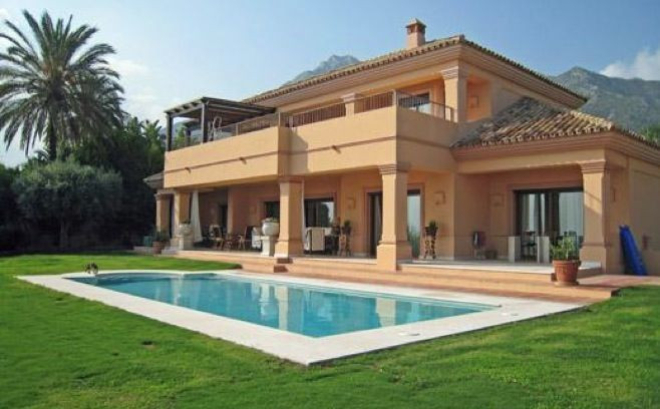 Elegant villa for rent in Sierra Blanca with sea views