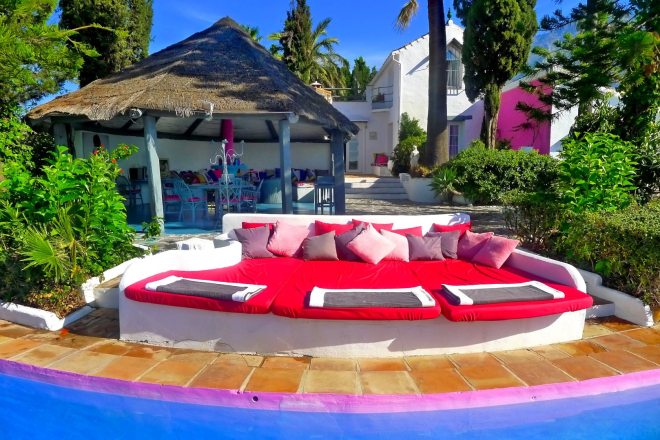 Amazing Pop Art style villa with very large plot in Marbella Hill Club, Marbellas Golden Mile