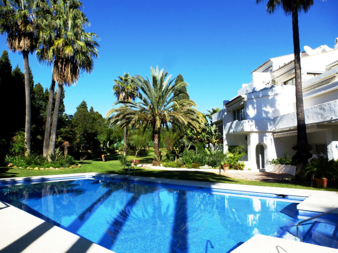 Reformed 3 bedroom beachside apartment in Puerto Banus